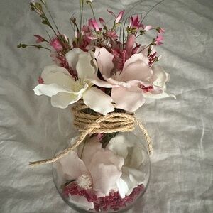 Elegant Pink and White Floral Arrangement in Glass Vase